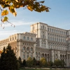 Funcționarii din Parlament solicită demontarea antenelor de pe Casa Poporului: „Sănătatea noastră nu este negociabilă!”