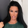 Katie Price și-a făcut o nouă operație facială! Vedeta profită de moment pentru a proba diferite rochii