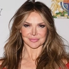 Lizzie Cundy a apărut în bikini în Veneția! Vedeta a fost uimitoare pe plajă înainte de nunta fiului ei