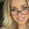 Mikayla Demaiter s-a fotografiat într-o ipostază foarte sexy. Rochia a lăsat aproape totul la vedere