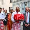 După secole de durere, Madagascar primește înapoi craniile eroilor săi. Franța recunoaște trecutul colonial