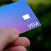 Revolut dă lovitura pe piața internațională! Va cumpăra o celebră bancă și aduce ATM-urile și în România! 