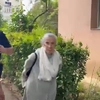 Mama fraților găsiți morți împreună cu bunica lor s-a certat cu vecinii, după dezvăluirile despre conflictele din familie