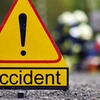 Accident grav în Argeș. Un container cu deșeuri din plastic a căzut peste o mașină. Trei persoane au ajuns la spital