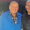 Cam asta ar fi definiția prieteniei! De peste 40 de ani, acești ieșeni sunt de nedespărțit; până și soțiile lor se înțeleg de minune. Iată o poveste cu totul specială