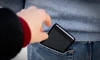 Atenție la buzunare! Un bărbat din Iași a rămas fără telefon, imediat după ce a ieșit dintr-un magazin