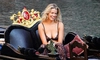 Hailey Clauson pozează în lenjerie intimă în Veneția. Imagini de la cea mai senzuală ședință foto a anului de până acum