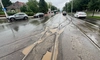 Mai mulți șoferi din Iași au trebuit să își schimbe cauciucurile, după ce au trecut pe aici! Anvelopele au fost tăiate, iar jantele, distruse