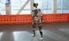 Halucinant! Un robot umanoid „s-a trezit” și a devenit un adevărat coșmar pentru ingineri. Nimeni nu-l mai poate controla!
