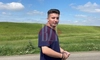 El este tânărul care se afla la volanul bolidului BMW x6, izbit de tren la Erbiceni. A avut mult noroc să scape fără nicio zgârietură – EXCLUSIV