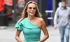 Amanda Holden în bikini roz îşi impresionează urmăritorii la 54 de ani. Iată în ce ipostază incendiară s-a fotografiat vedeta