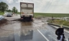 Grindina face ravagii în comuna Butea! Circulație blocată în zona Trei Iazuri-Miclăușeni din cauza apei și a mâlului de pe șosea