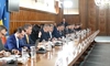 De râsul Europei! Cum au transformat liderii politici negocierile pentru salvarea României într-un reality show