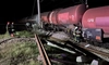 Pericol de explozie după deraierea unui tren încărcat cu benzină în Teleorman! Traficul feroviar, oprit temporar