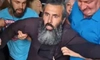 Scene halucinante într-o biserică! Un preot a fost agresat și scos cu forța din lăcașul de cult! – FOTO / VIDEO