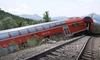 A fost haos total! Cel puțin 3 morți și 50 de răniți după ce un tren s-a rupt în două în plină cursă