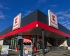 Cârnații preferați de români din Kaufland ar putea dispărea! Fabrica intră în faliment