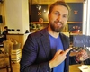 Ce salariu încasează un spălător de vase la restaurantul lui Dani Oțil. Câștigă dublu cât un profesor
