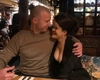 Este hărțuită pe stradă pentru că este într-o relație cu „tatăl” ei! Cei doi vor să se mute pe insulă pustie!