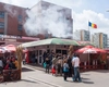 Ce preț are un mic la Terasa Obor din piață. Cât plătesc clienții pentru unul singur, fără pâine sau muștar