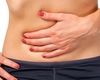 Ce înseamnă când ți se zbate ceva în burtă? Iată când este inofensivă senzația și când ar trebui să apelezi la un medic