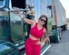 Ea este cea mai sexy șoferiță de camion din lume! Are cinci copii, dar arată incredibil!