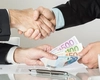 Regulă pentru românii care merg la bancă. Nu se eliberează bani oricui