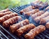 Atenție, români ce mâncați la masa de 1 Mai! Micii, berea și sosurile sunt un festin cu E-uri din belșug