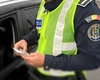 Un bărbat s-a urcat beat la volan, fără să dețină permis de conducere. „Vreau să mă înscriu la o școală de șoferi”