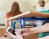Franța interzice telefoanele mobile în școlile gimnaziale! Măsura intră în vigoare în septembrie 2025