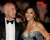 Așa petrece un miliardar! Jeff Bezos și logodnica lui dau lecție de lux și opulență pe iahtul lor fabulos