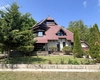 A proiectat casele oamenilor „grei” ai Iașului, dar nimeni nu știe cum arată casa sa. Tablouri africane, sculpturi și sere în cea mai căutată zonă din oraș. Iată locuința de vis a arhitectului Hereș