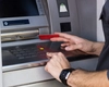 Metodele de fraudă prin care rămâi fără banii de pe card! La ce trebuie să fii atent! 