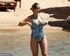 Helen Flanagan a pozat pentru campania Primark purtând un costum de baie floral. Imagini de la ședința foto