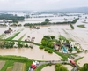 Inundații de proporții! Aproximativ 400 de persoane evacuate în 4 județe din România. Peste 1.000 izolate rutier și feroviar