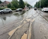 Mai mulți șoferi din Iași au trebuit să își schimbe cauciucurile, după ce au trecut pe aici! Anvelopele au fost tăiate, iar jantele, distruse