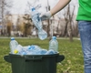 Se schimbă regulile privind reciclarea ambalajelor la sate! Câți bani vor primi locuitorii din mediul rural pentru fiecare sticlă colectată