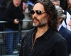 Șoc în lumea filmului! Actorul Russel Brand ajunge în fața justiției pentru acuzații cutremurătoare – viol și agresiuni sexuale