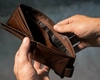 Dragoste falsă și vrăji scumpe! Un bărbat a fost escrocat de 300.000 de lei! Trei personae au fost reținute