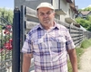 Un ieșean din Bucium a ajuns în pragul disperării după ce un gard de beton, construit fără autorizație pe proprietatea sa, rămâne neclintit. Cu o hotărâre judecătorească definitivă, bărbatul nu poate face nimic de 3 ani