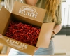 Hârtia de umplutură, o opţiune eco‑friendly pentru coletele trimise clienților