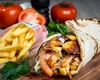Ce ingrediente se pun în shaorma? Află cum se marinează corect carnea!