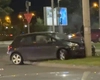 Impact violent în Podu Roș! Un șofer s-a izbit cu mașina de un stâlp