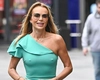 Amanda Holden în bikini roz îşi impresionează urmăritorii la 54 de ani. Iată în ce ipostază incendiară s-a fotografiat vedeta
