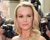 Amanda Holden își etalează picioarele superbe și renunță complet la pantaloni! Ținuta incendiară de la birou a uimit internetul