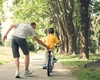 Copiii nu mai au voie să meargă cu bicicleta! Legea vine cu amenzi uriașe
