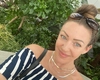 O femeie a făcut plajă dezbrăcată la 40 de ani și acum nu se mai poate opri. „Îmi dau hainele jos ori de câte ori iese soarele”