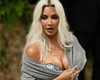 Regina luxului! Kim Kardashian își etalează trupul în bikini și dulapul de milioane din mega-vila sa din Los Angeles