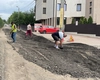Muncitorii care reparau o stradă au fost atacați cu pietre și spray lacrimogen. Ce au făcut localnicii întrece orice imaginație