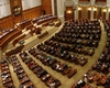 Se cer sacrificii de la români, dar parlamentarii și-au votat călătorii cu avionul la clasa business! Șampanie și spațiu suplimentar pentru picioare pe banii oamenilor